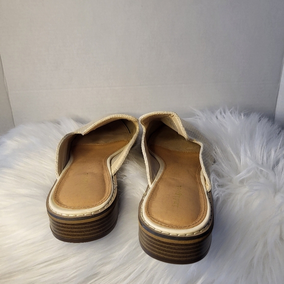 Indigo Elegant Cream Slip-On Women's Shoes, Size 10 - Picture 3 of 5